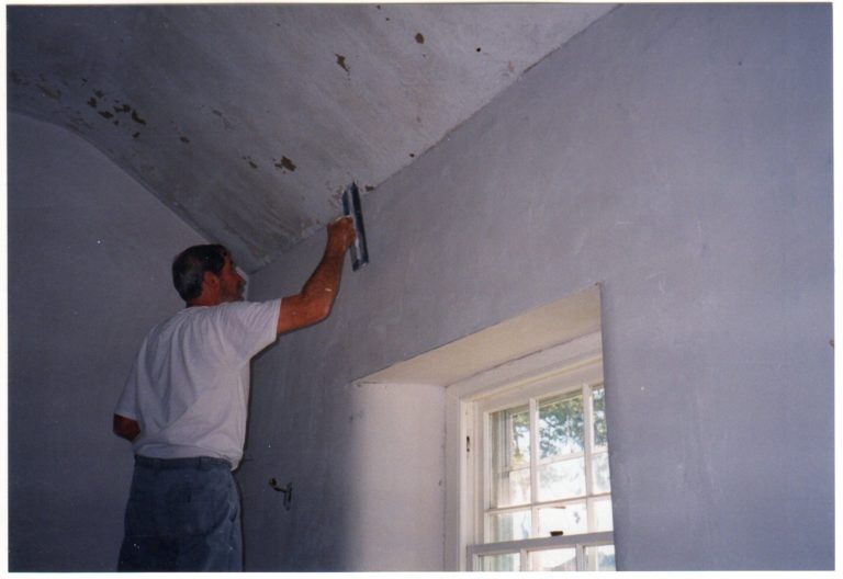 Plaster repair, 1984