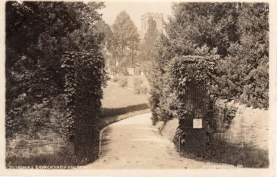 4500_086_Ft Washington PA Postcard_St Thomas Churchyard Entrance